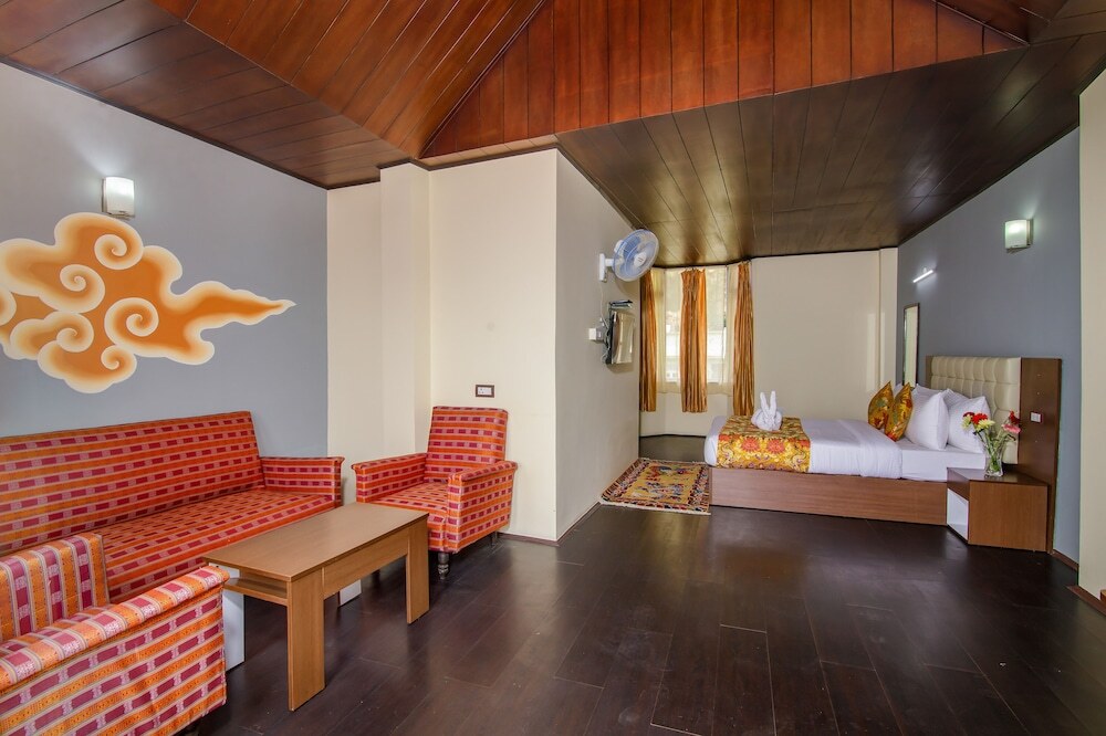 Гангток: Muscatel Grand Silkroute 300 Mts MG Marg