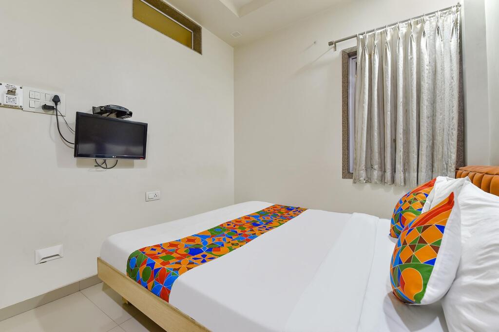 Сурат: Hotel Suncity