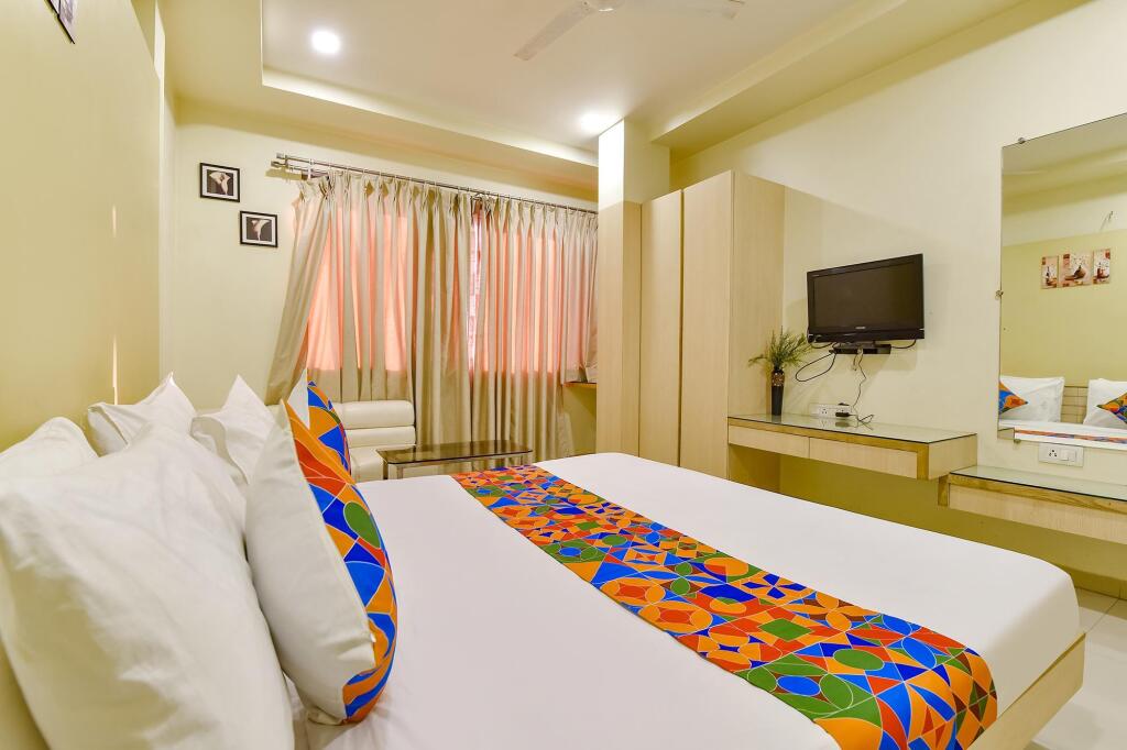 Сурат: Hotel Suncity