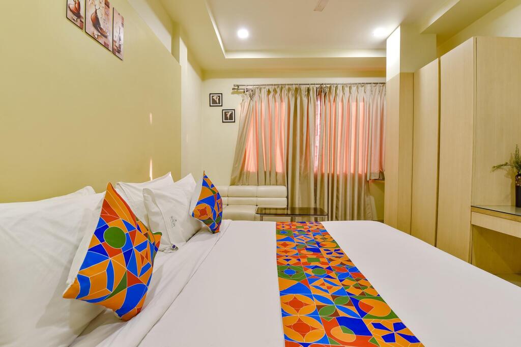 Сурат: Hotel Suncity