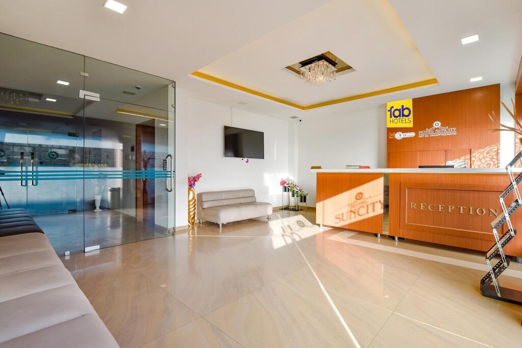 Сурат: Hotel Suncity