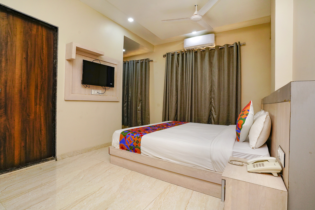 Тхане: Fabhotel Bhiwandi Palace
