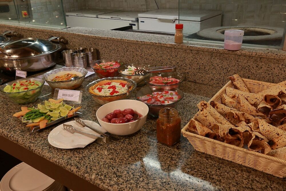 Тезпур: Aditya's Hotel Bikram