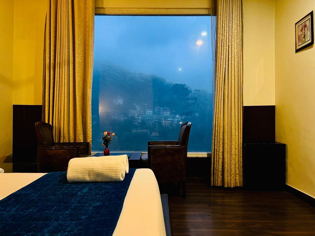 Дармсала: Hotel Vaikunth Mcleodganj Centrally Heated And Air Cooled