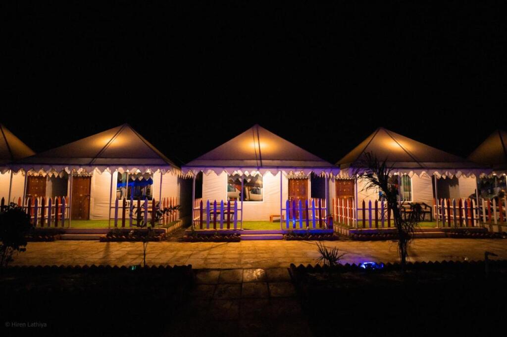 Гарудешвар: The Royal Heritage Tent Resort - Statue Of Unity
