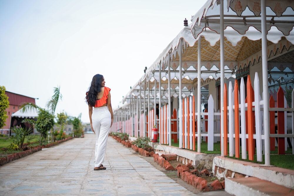 Гарудешвар: The Royal Heritage Tent Resort - Statue Of Unity