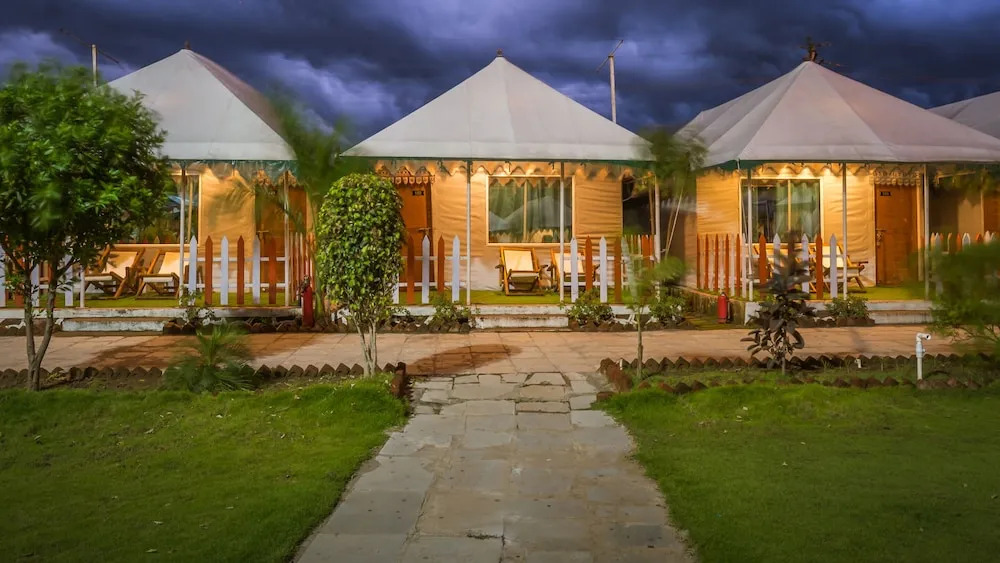Гарудешвар: The Royal Heritage Tent Resort - Statue Of Unity