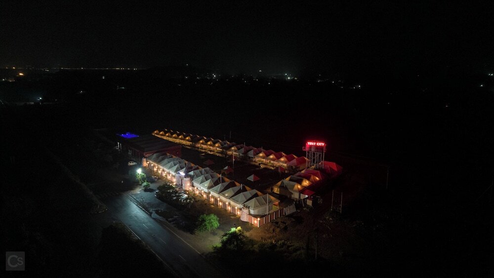Гарудешвар: The Royal Heritage Tent Resort - Statue Of Unity