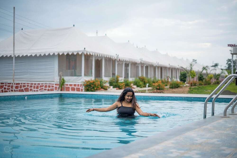 Гарудешвар: The Royal Heritage Tent Resort - Statue Of Unity