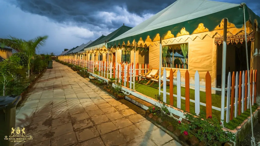 Гарудешвар: The Royal Heritage Tent Resort - Statue Of Unity