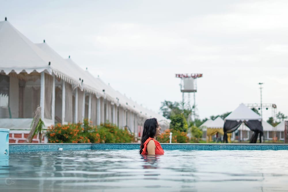 Гарудешвар: The Royal Heritage Tent Resort - Statue Of Unity