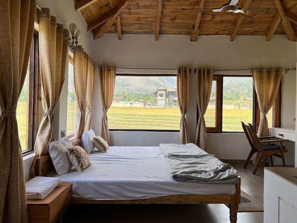 Кангра: Osho Himalayas