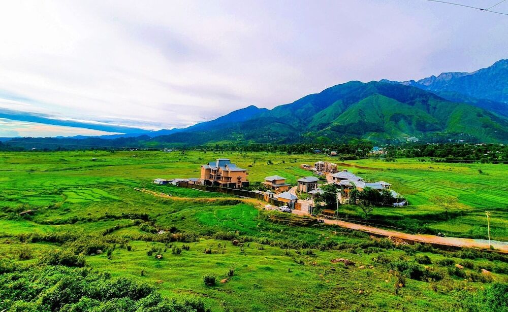 Кангра: Osho Himalayas
