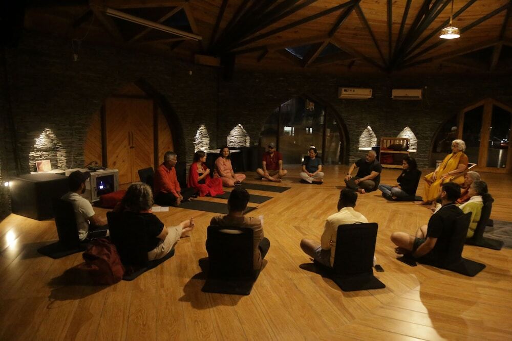 Кангра: Osho Himalayas