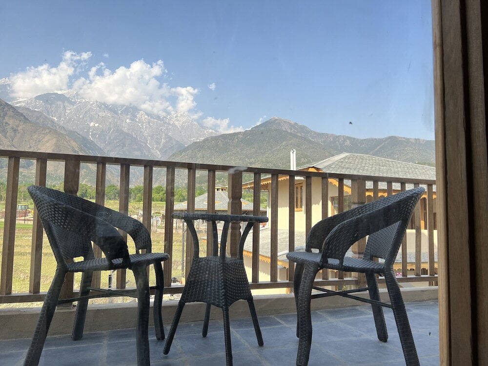 Кангра: Osho Himalayas