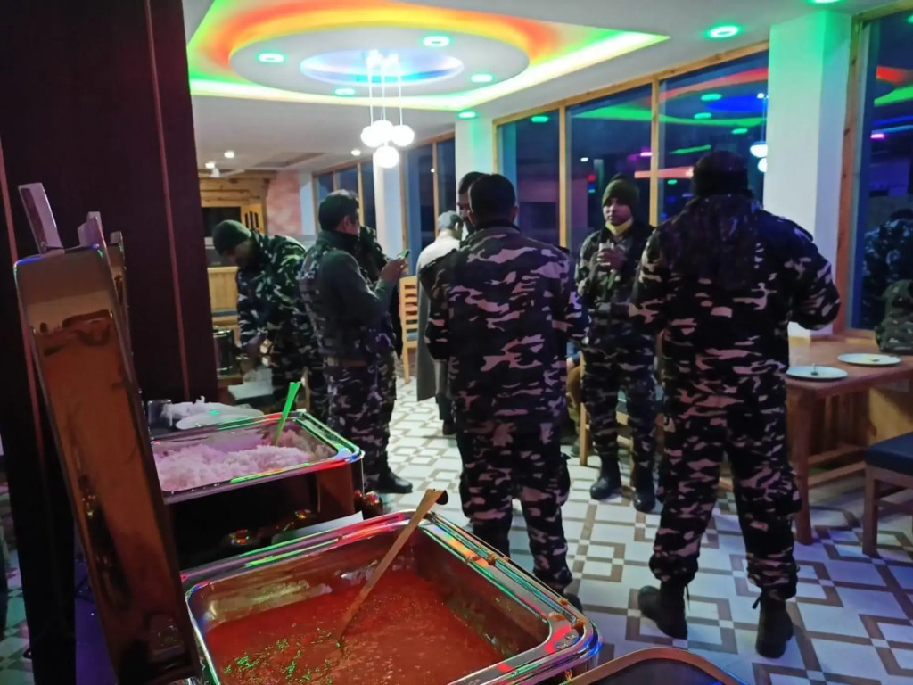 Каргил: Hotel D Indian Kargil