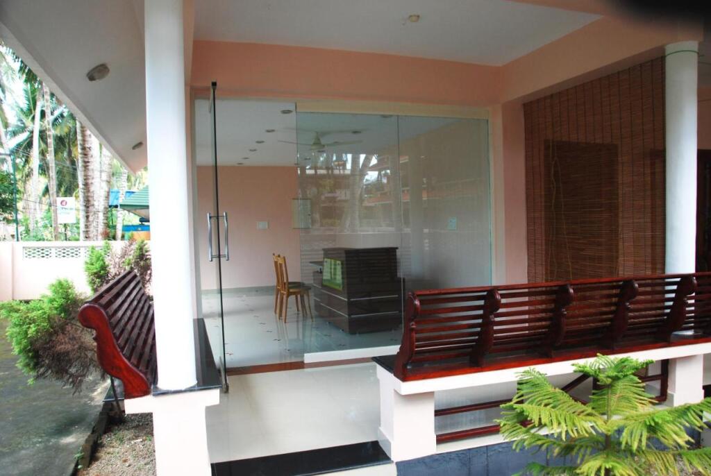 Ковалам: Hotel Coco Beach Kovalam