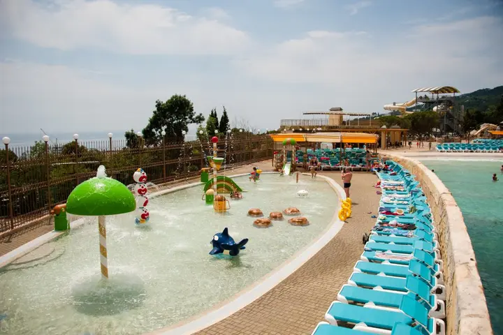Ялта: Гостиница Атлантида
