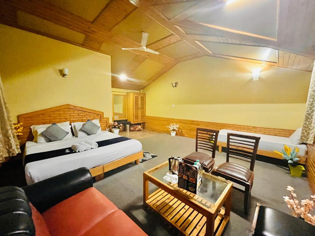 Манали: Snow Clad Resort, A True Riverview Resort Manali