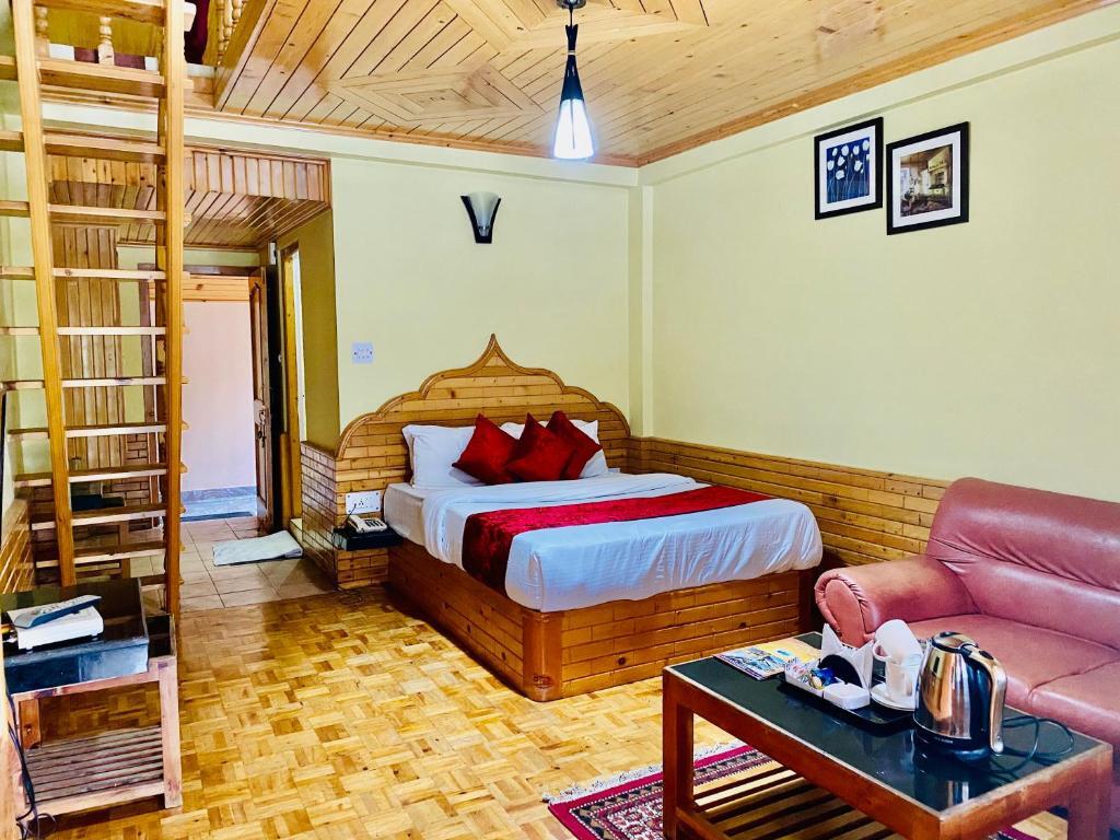 Манали: Snow Clad Resort, A True Riverview Resort Manali