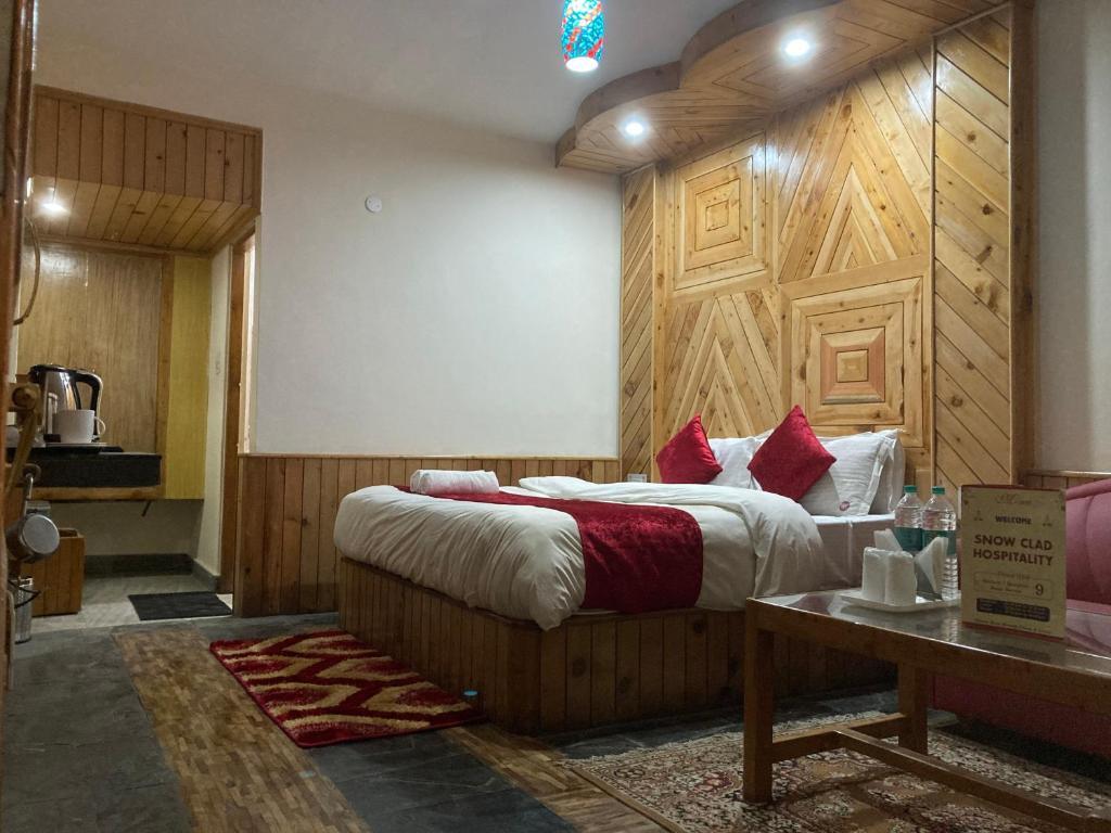 Манали: Snow Clad Resort, A True Riverview Resort Manali