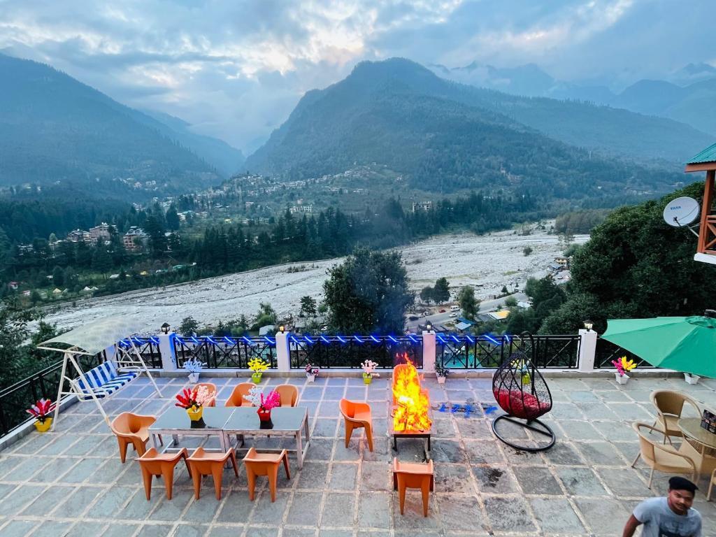 Манали: Snow Clad Resort, A True Riverview Resort Manali