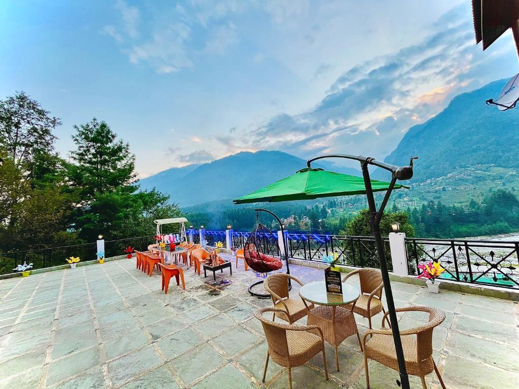 Манали: Snow Clad Resort, A True Riverview Resort Manali