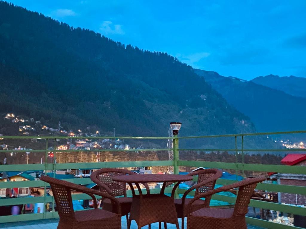 Манали: Hotel Gingar, Near Mall Road Manali