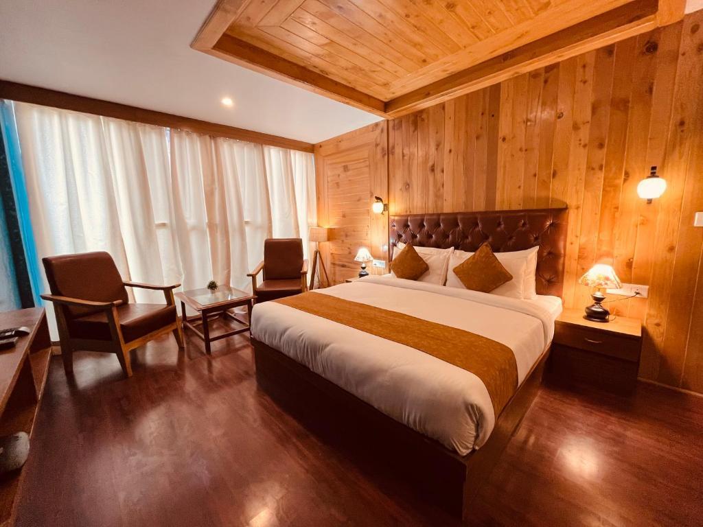 Манали: New Vistas Inn - Five Star Luxury Hotel Near Mall Road Manali