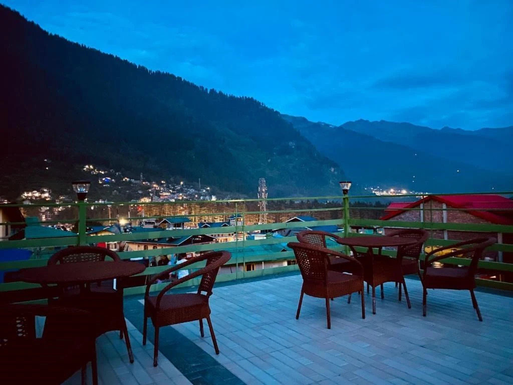 Манали: New Vistas Inn - Five Star Luxury Hotel Near Mall Road Manali