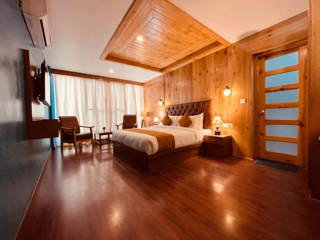 Манали: New Vistas Inn - Five Star Luxury Hotel Near Mall Road Manali