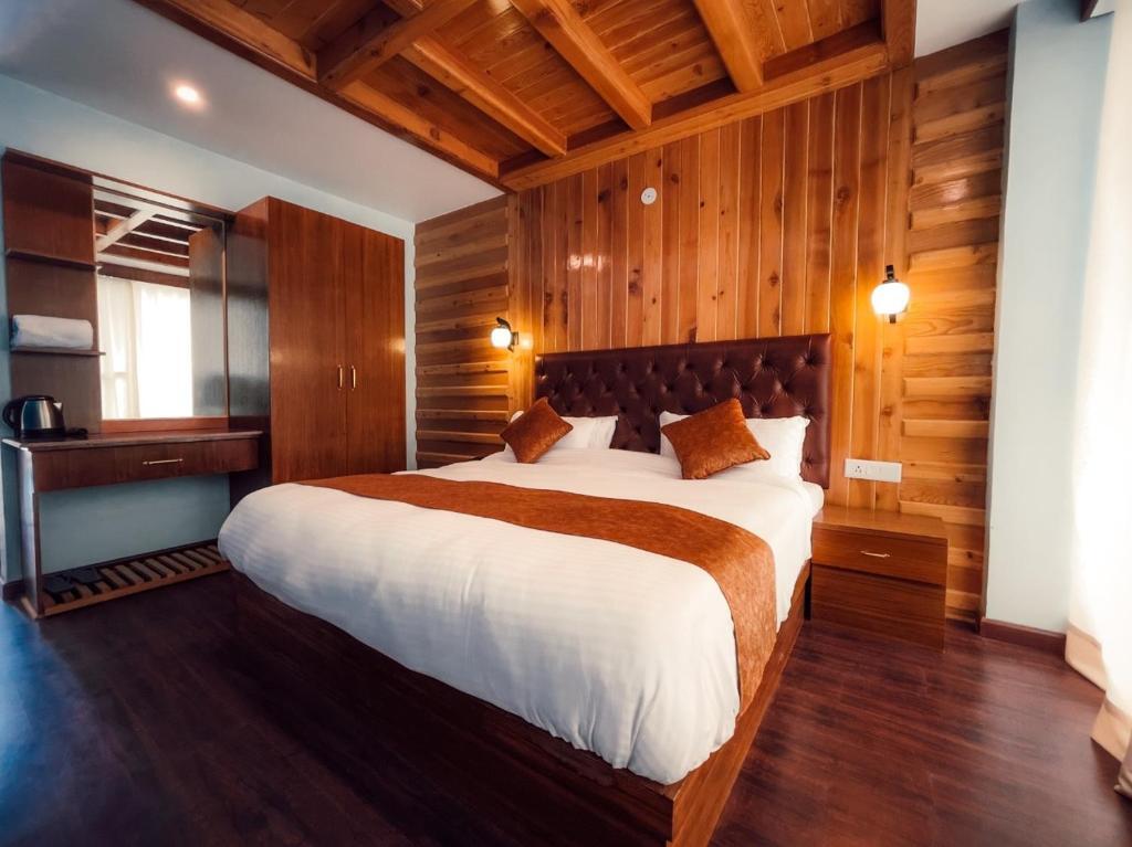 Манали: New Vistas Inn - Five Star Luxury Hotel Near Mall Road Manali