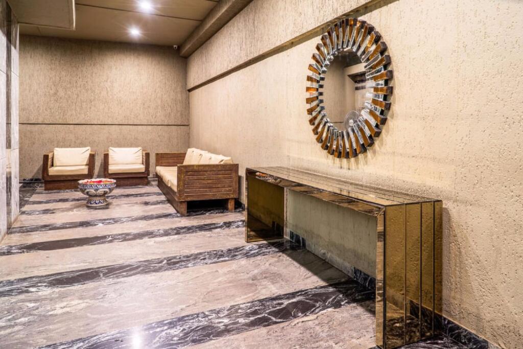 The Legend Hotel — фото 2