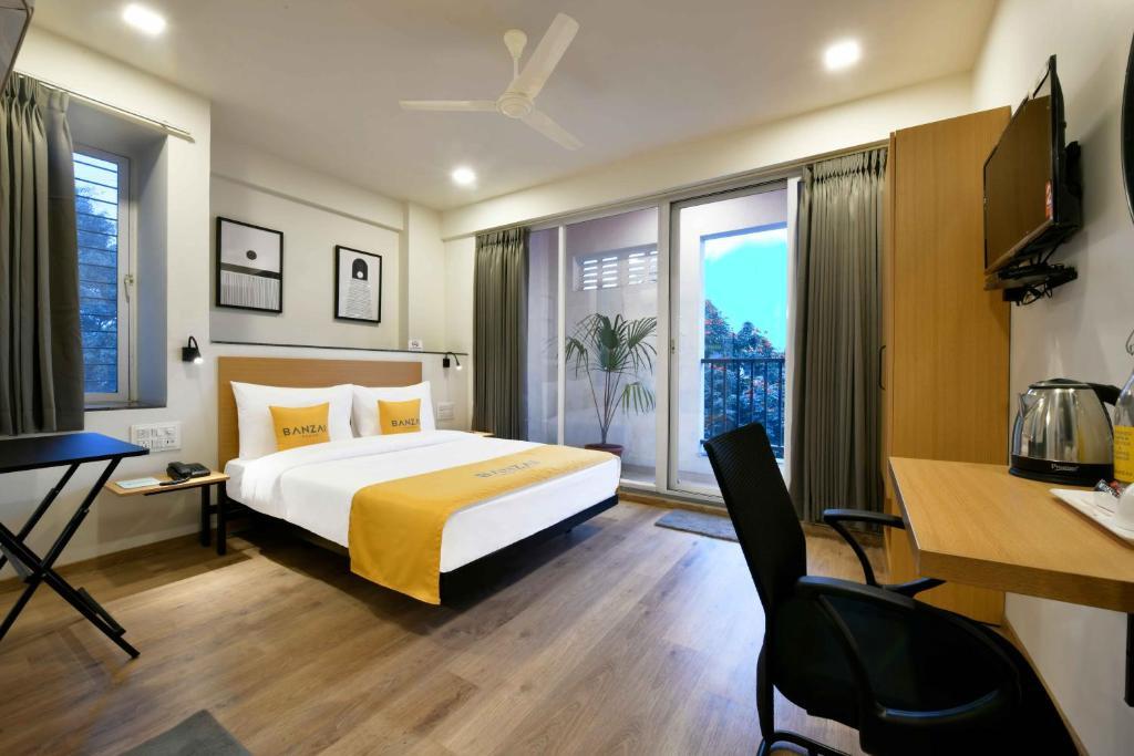 Нашик: Banzai Rooms