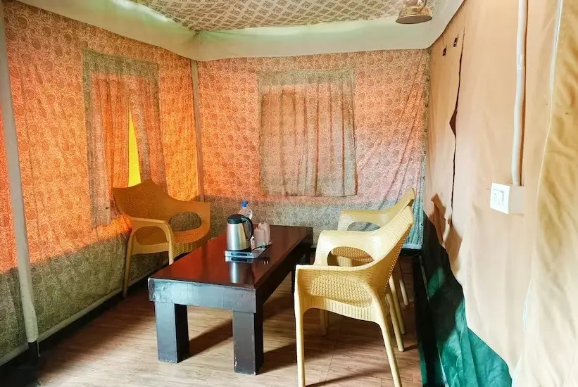 Прем-Нагар: Vo Sanjeevni Tent & Resorts