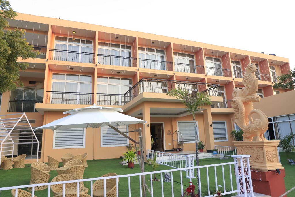 Шахджаханпур: Manohar Villas