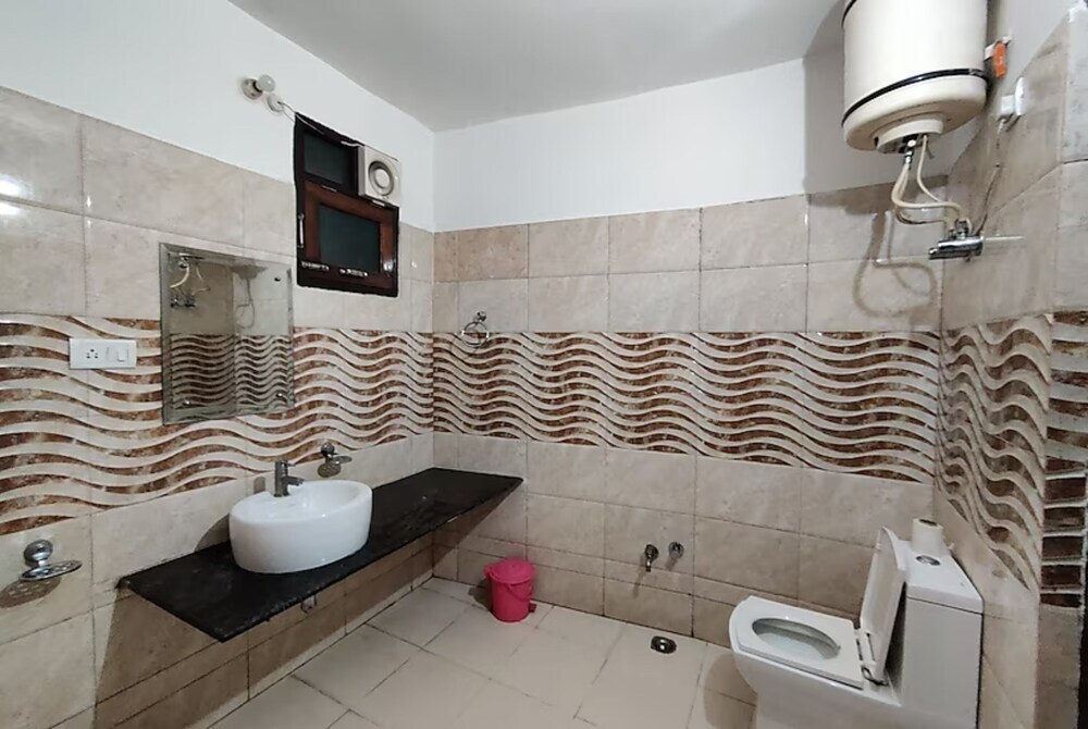 Сукха: Hotel Himadri