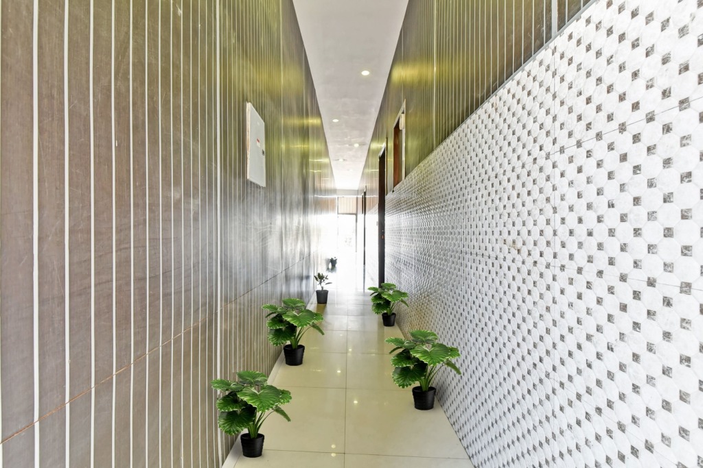 Зиракпур: Capital O 86466 Hotel Pearl Grand