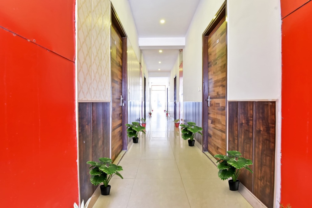 Зиракпур: Capital O 86466 Hotel Pearl Grand