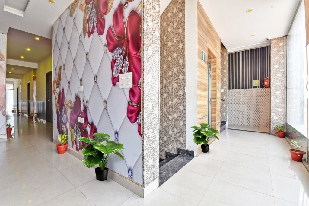 Зиракпур: Capital O 86466 Hotel Pearl Grand