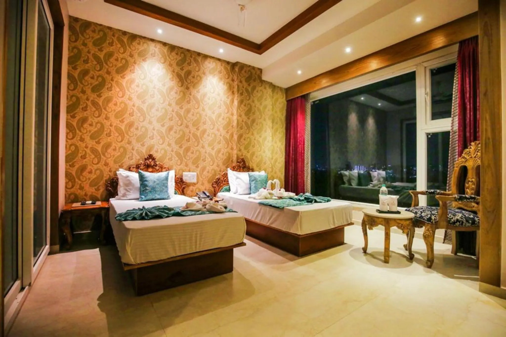 Зиракпур: Kaveri Hotel