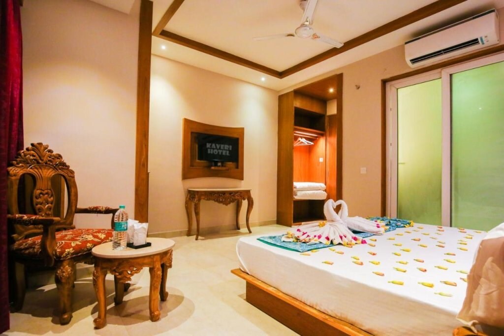 Зиракпур: Kaveri Hotel