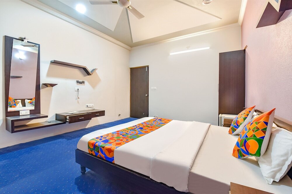 Вадодара: Fabexpress Riya Revati Resort