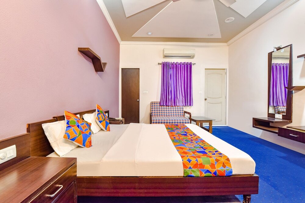 Вадодара: Fabexpress Riya Revati Resort