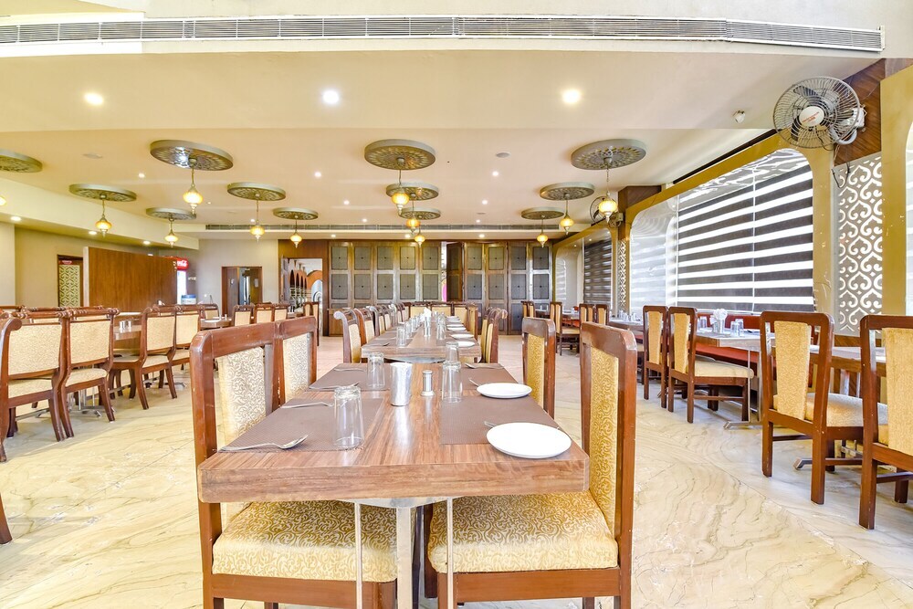 Вадодара: Fabexpress Riya Revati Resort