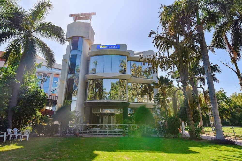 Вадодара: Fabexpress Riya Revati Resort
