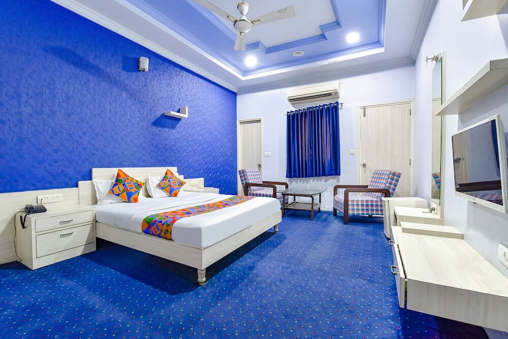 Вадодара: Fabexpress Riya Revati Resort