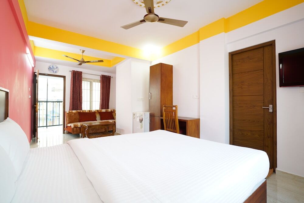 Коччи: Hotel White House