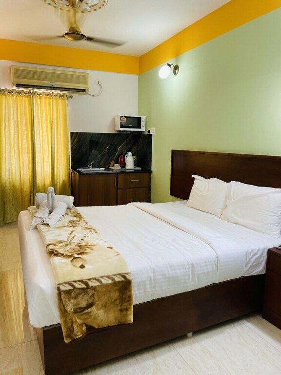 Коччи: Hotel White House
