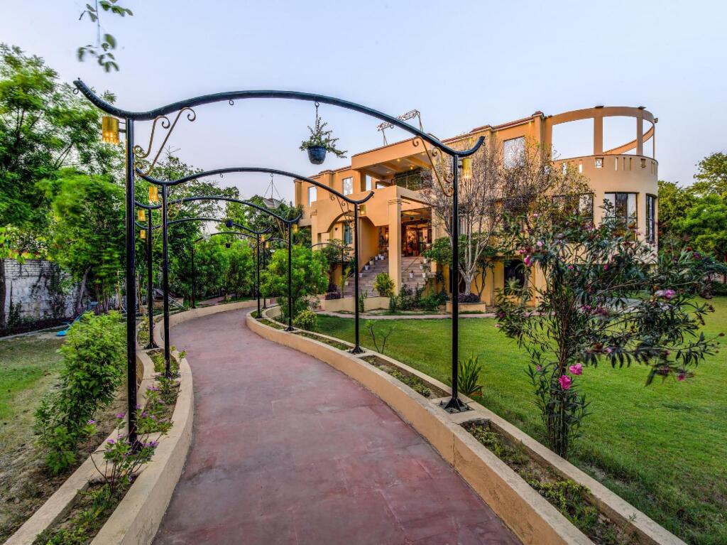 Фатехпур-Сикри: Kadamb Kunj Resort
